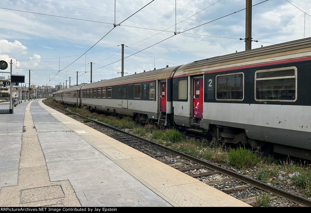 Classic consist at Marseille Saint-Charles